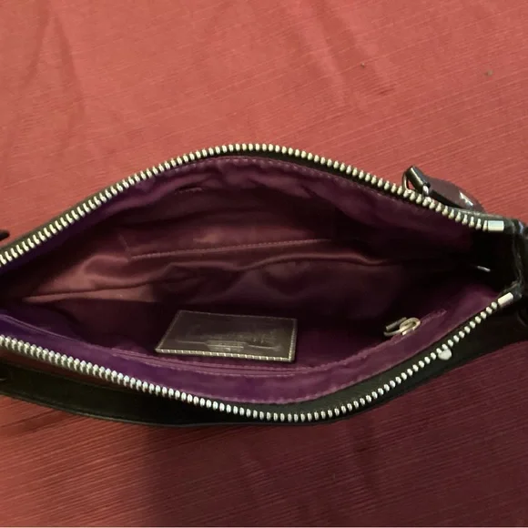 ⚡️⚡️FLASH SALE⚡️⚡️Black Leather Coach Handbag - Picture 5 of 7